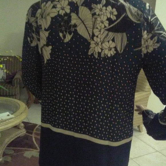 BNWOT BUTTON DOWN BLOUSE BY ZARA BASICS SZ.S FLORAL BLUE/BLACK CREAM SUPER SOFT - Picture 4 of 5